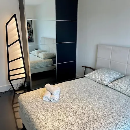 De Luxe, Proche Bordeaux, Parking Prive Villa *