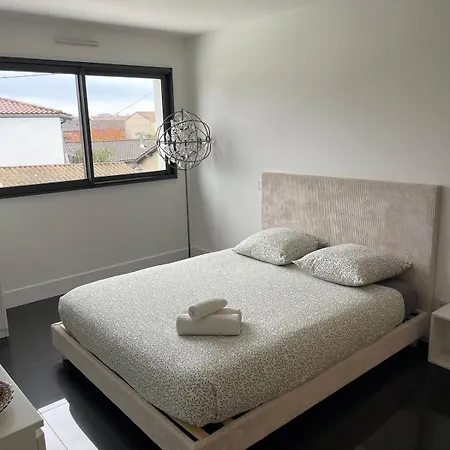 De Luxe, Proche Bordeaux, Parking Prive * Bruges