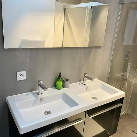 De Luxe, Proche Bordeaux, Parking Prive * Bruges