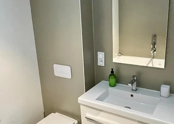 De Luxe, Proche Bordeaux, Parking Prive