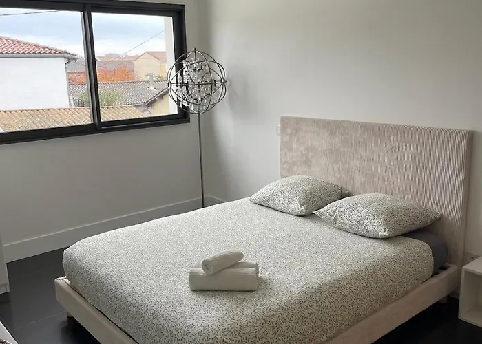 De Luxe, Proche Bordeaux, Parking Prive * ברוז'